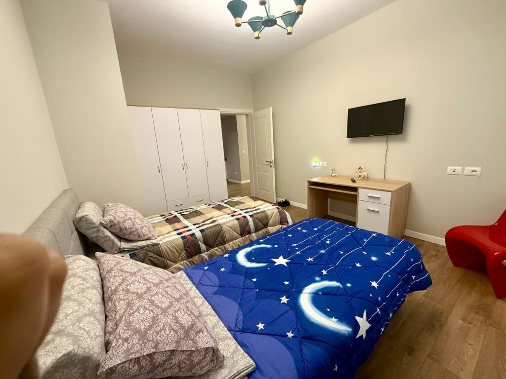 Apartament 2+1+2 tek Komuna e parisit
