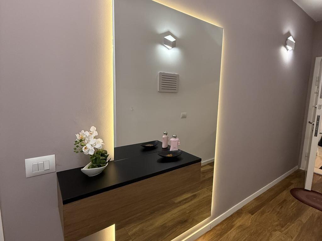 🏡 Shitet Apartament 1+1 – Pranë Teatrit "ArTurbina"
