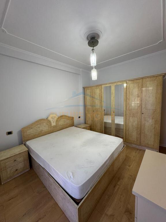 Tirana, vendesi in vendita appartamento 1+1+Balcone in Via Bardhyl