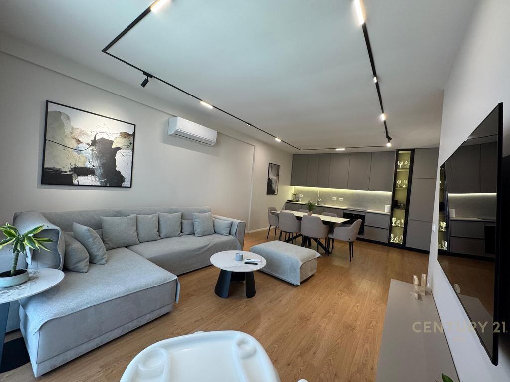 WE SELL 1+1 APARTMENT NEAR THE NEW MARKET! 180,000 €