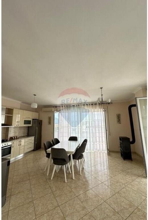APARTAMENT 3+1+2 2 POSTE PARKIMI KOPSHTI ZOOLOGJIK