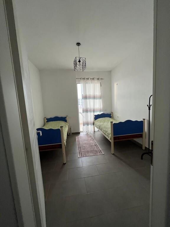 Apartament 2+1 per shitje ne Kamez!