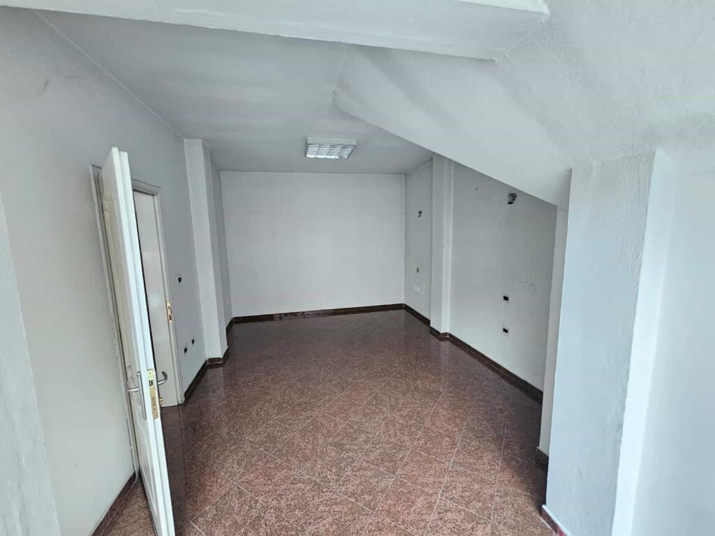 Godine me qera 3-Kateshe ne Myslym Shyri (ID BZ2731) Tirane