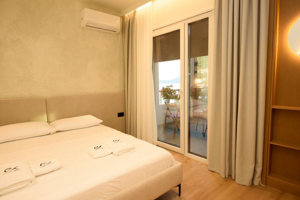 *Apartament 2+1+2 me Pamje nga Deti për Shitje – Lungomare, Vlorë*