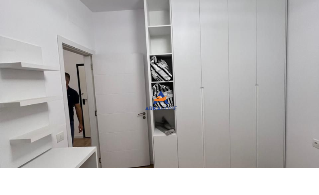 JEPET ME QERA APARTAMENT 1+1+BALLKON "RRUGA 5 MAJ" 45.000 LEKE