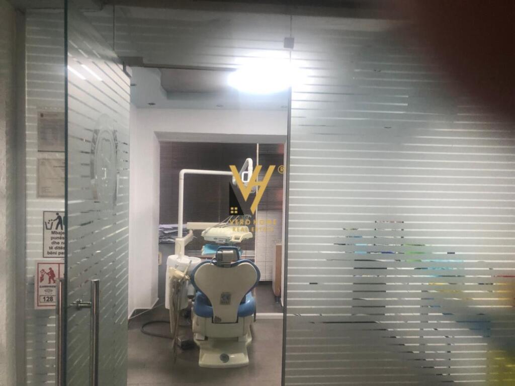 LOCALE COMMERCIALE IN VENDITA 70 M2 A PAZARI I RI 160.000 EURO