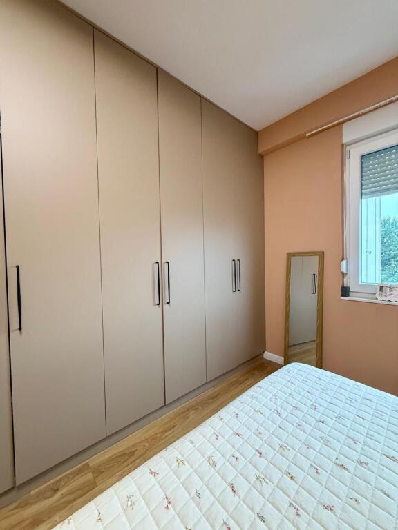 Apartament me qira 2+1+2, Rruga e Barrikadave