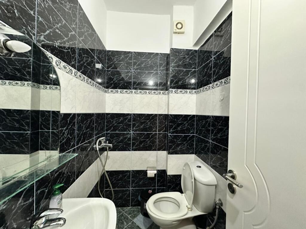 Jepet me Qira Apartament 2+1 ne Uje te Ftohte, Vlore