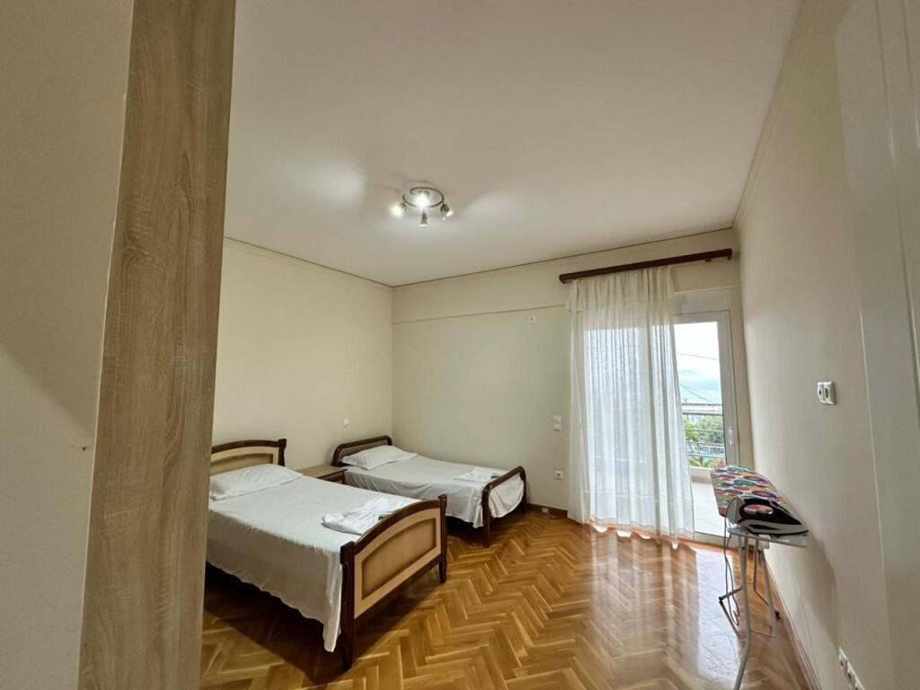 Jepet me Qira Apartament 2+1 ne Uje te Ftohte, Vlore