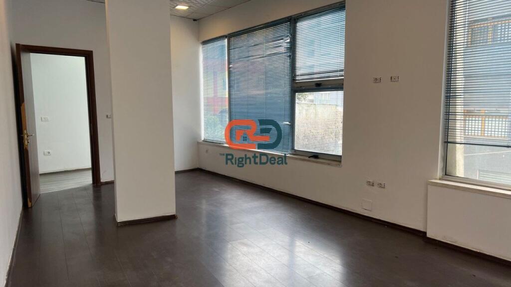 Near the Paris Municipality, Office Space for Rent with Perfect Location!!
