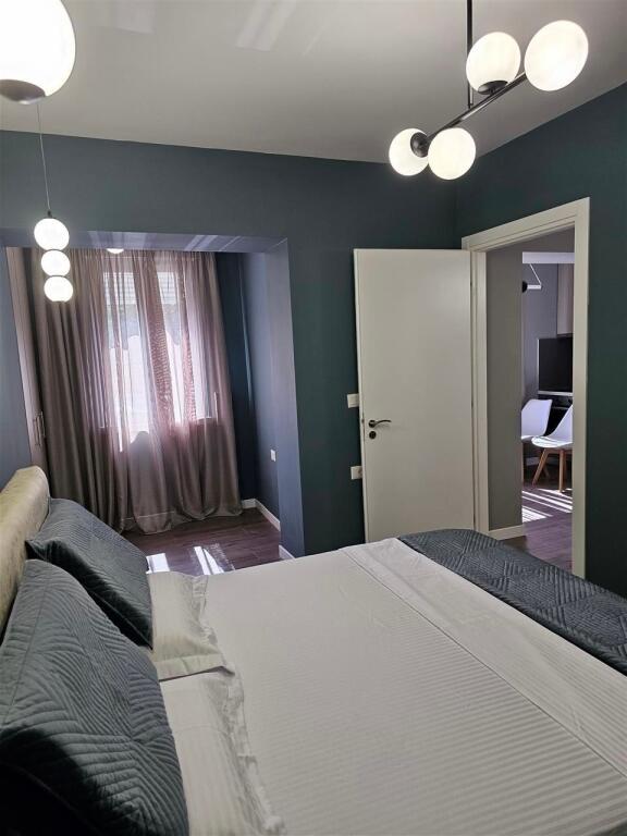 Jepet me qera apartament 1+1 ne Rrugen Fortuzi