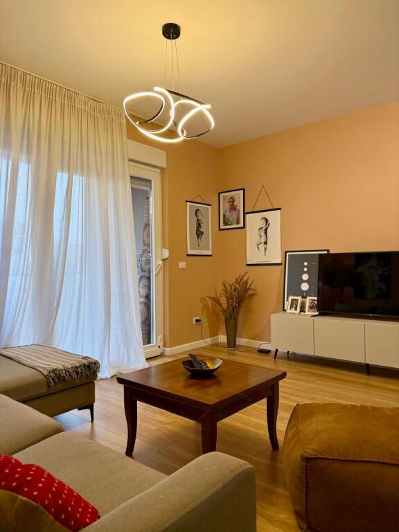 Apartament me qira 2+1+2, Rruga e Barrikadave