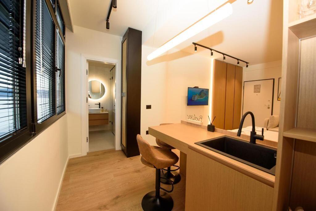 *Apartament 2+1+2 me Pamje nga Deti për Shitje – Lungomare, Vlorë*
