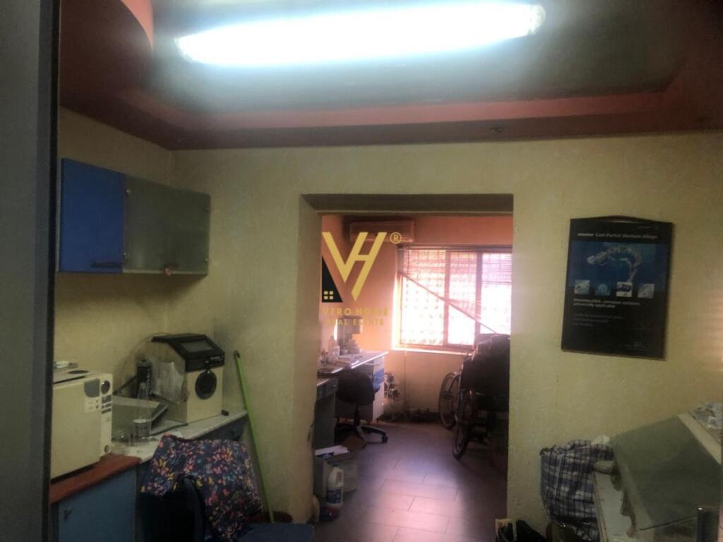 LOCALE COMMERCIALE IN VENDITA 70 M2 A PAZARI I RI 160.000 EURO