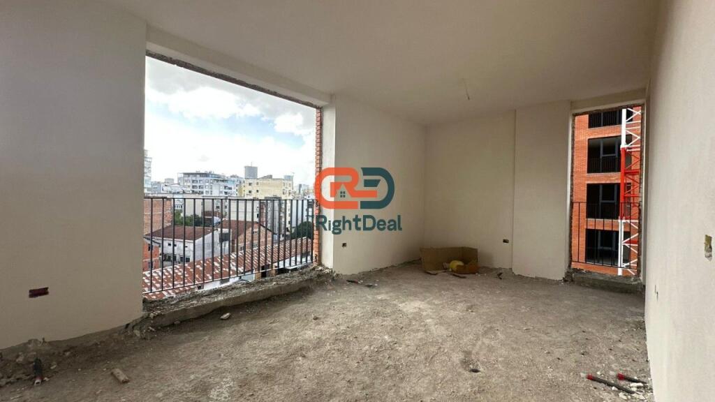 At Siri Kodra Street, Apartment 2+1+2 For Sale Very Close to the New Boulevard!