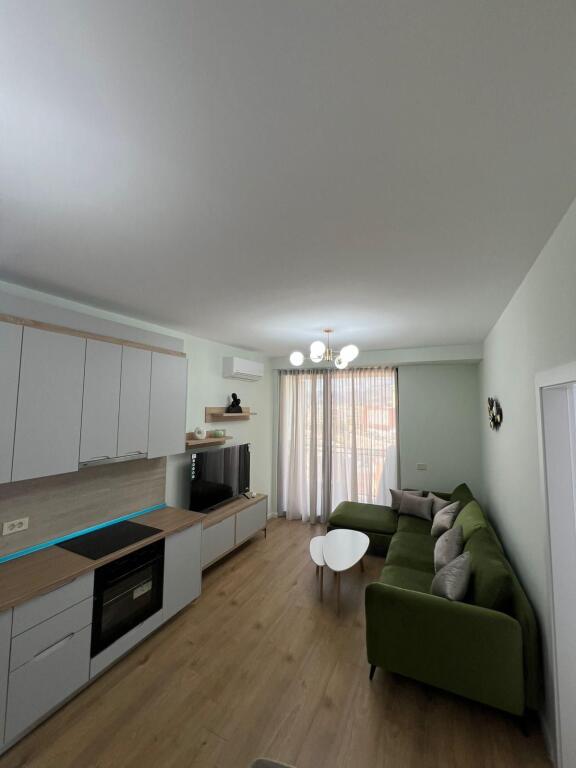 🏡 Appartamento in affitto – Golden Tower, Via Mine Peza, Tirana💶 Prezzo: 90000 Leke/mese
