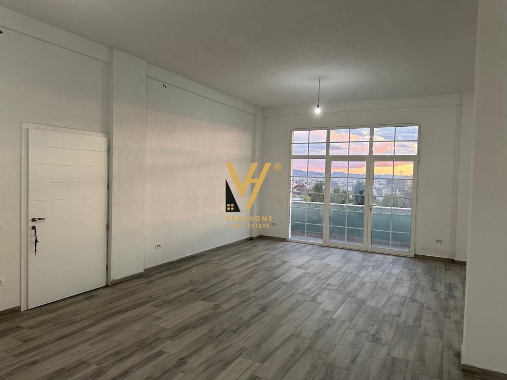 250 M2 PREMISES FOR RENT IN PASKUQAN 2,500 EURO
