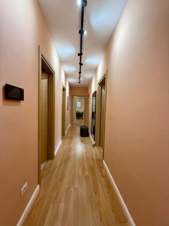 Apartament me qira 2+1+2, Rruga e Barrikadave
