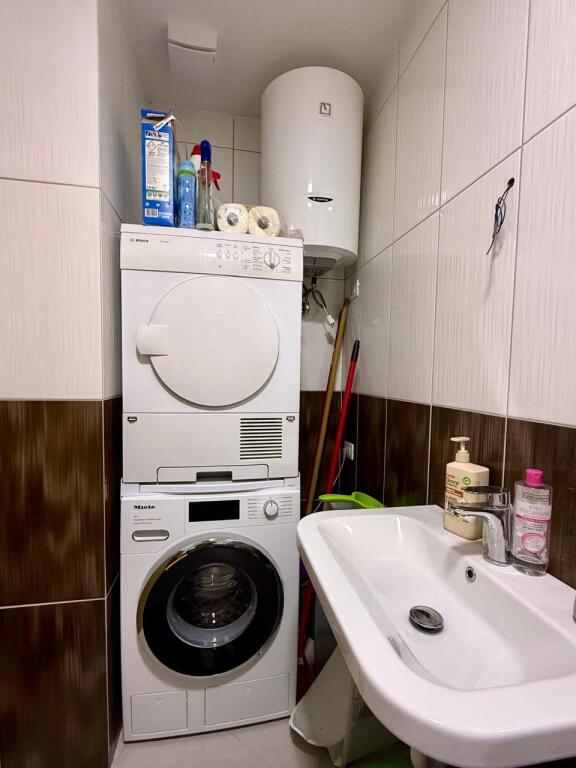 Apartament me qira 2+1+2, Rruga e Barrikadave