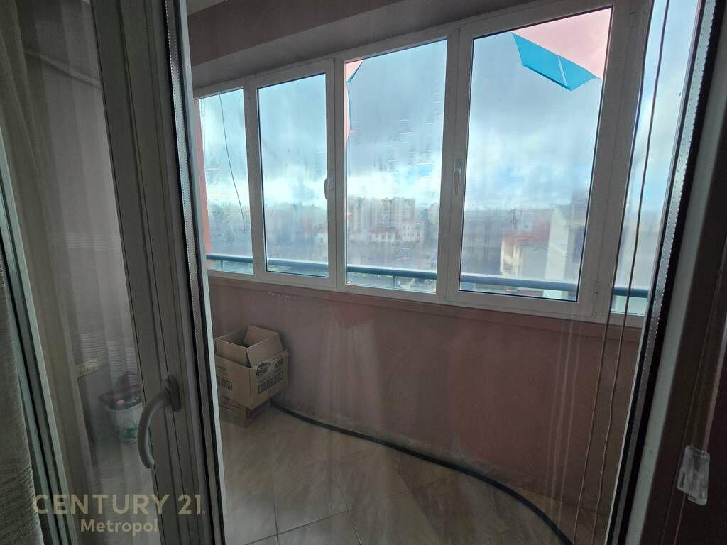Affittiamo appartamento 2+1+2+garage in via Jordan Misja!
