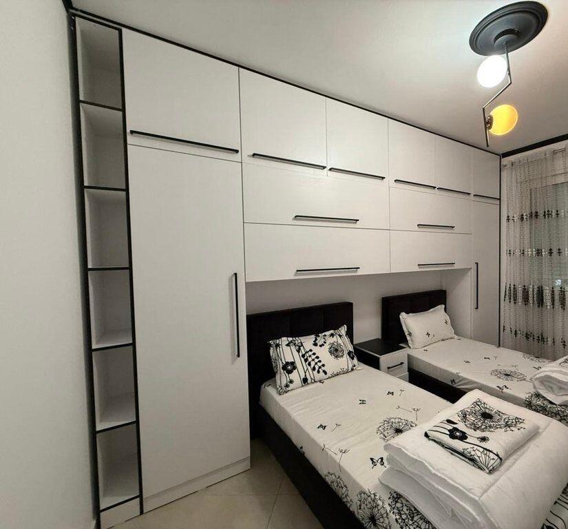 Appartamento 2+1+Posto Auto In Affitto al Lago Secco, Tirana - 800€ | 111.33 m²
