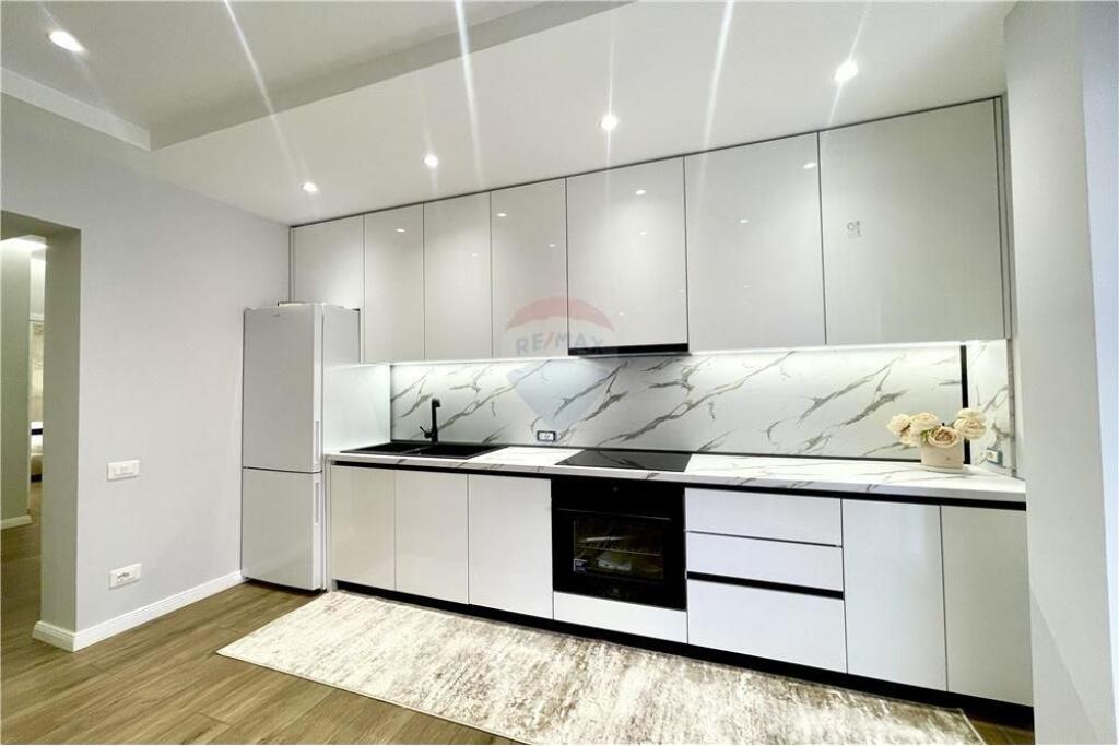 Apartament - Për Qira - Rruga e Durresit