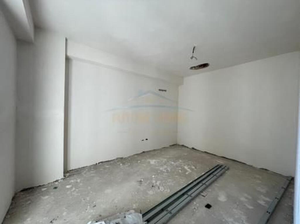 In vendita, Appartamento 2+1+2+Posto Auto, Nuovo Viale, Tirana