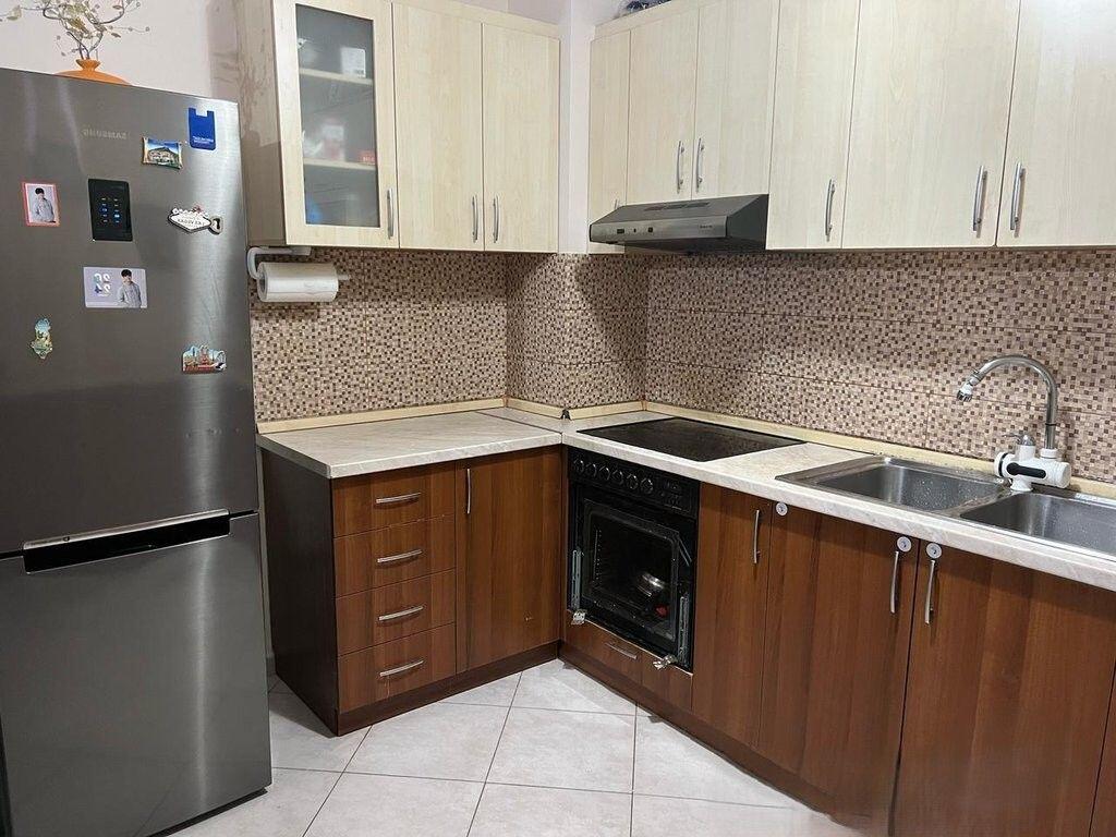 Japim me qira apartament 1+1 tek Petro Nini Luarasi! 400 € /Muaj