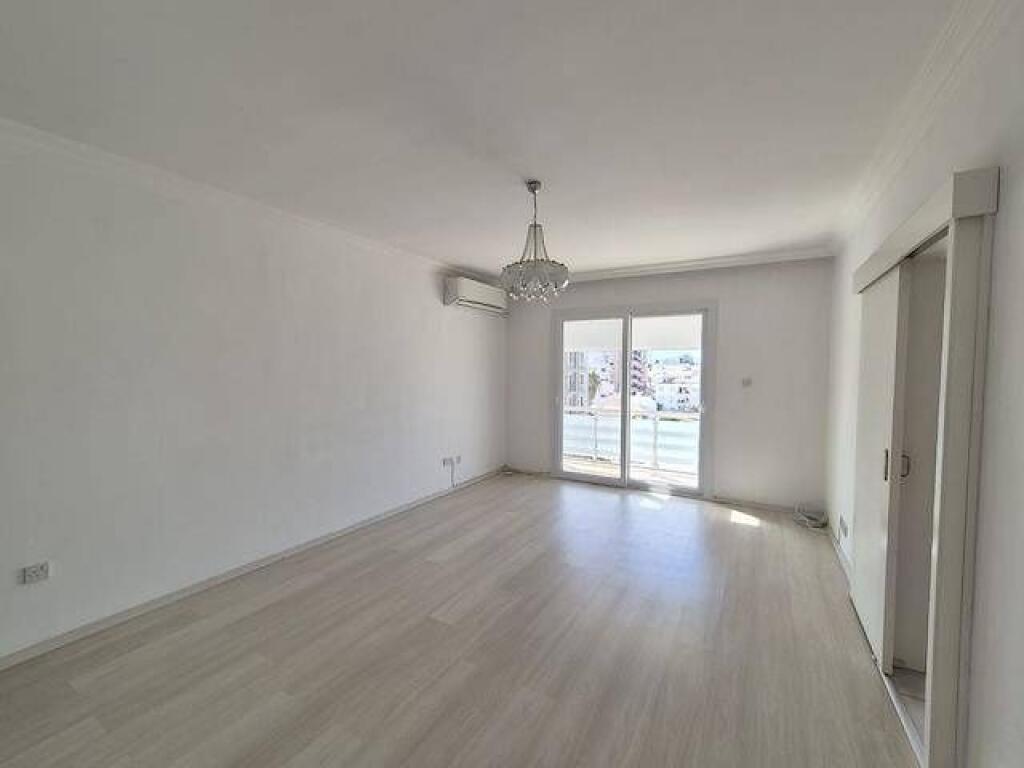 Zyre Me Qera 2+1+2 Tek Garden Building 21 Dhjetori (ID BZ2729) Tirane