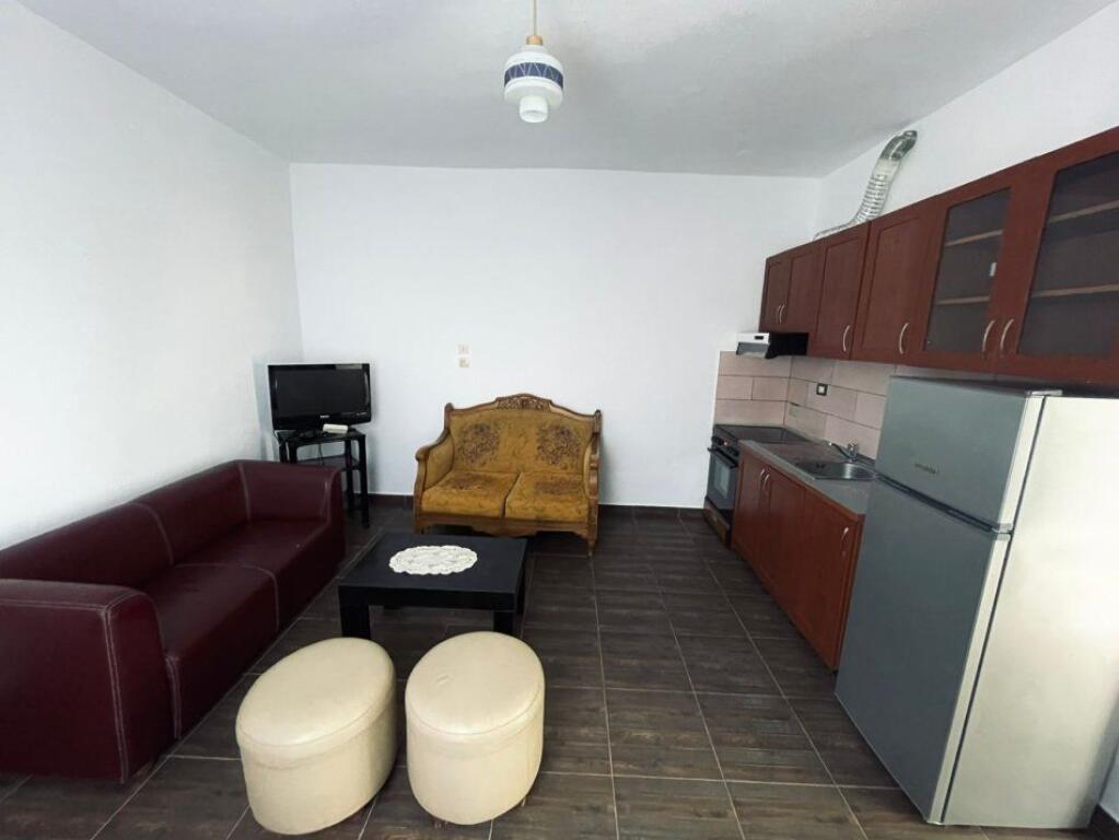 Jepet me qera apartament 1+1, Prane Bulevardit te ri