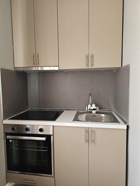 Jepet me qera apartament 1+1 ne Rrugen Fortuzi