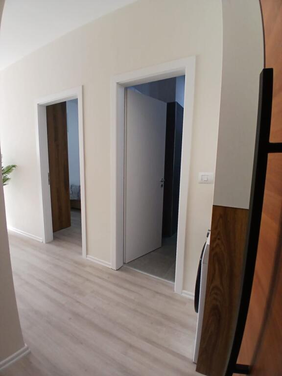 🏢 Apartament me qira 2+1 – Qendra e Tiranës (Zogu i Zi)