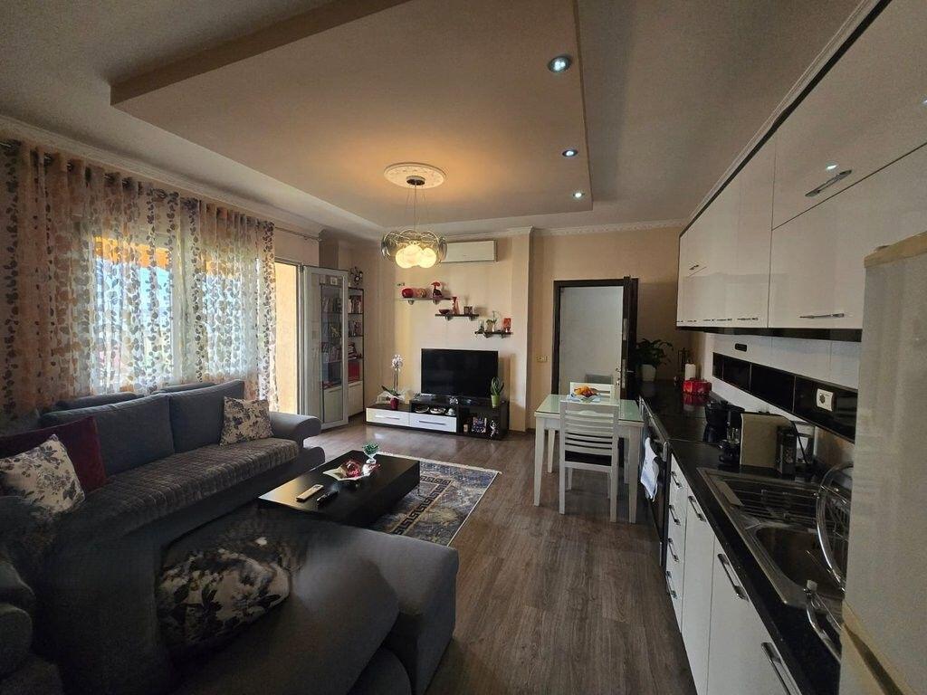SHITET APARTAMENT 2+1 TEK ISH FUSHA E AVIACIONIT 167,000 €