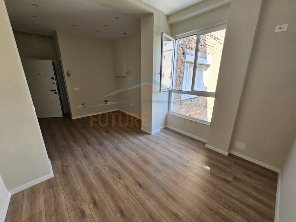 Disponojmë Apartament 1+1 per Shitje, Myslym Shyri, Tirane.
