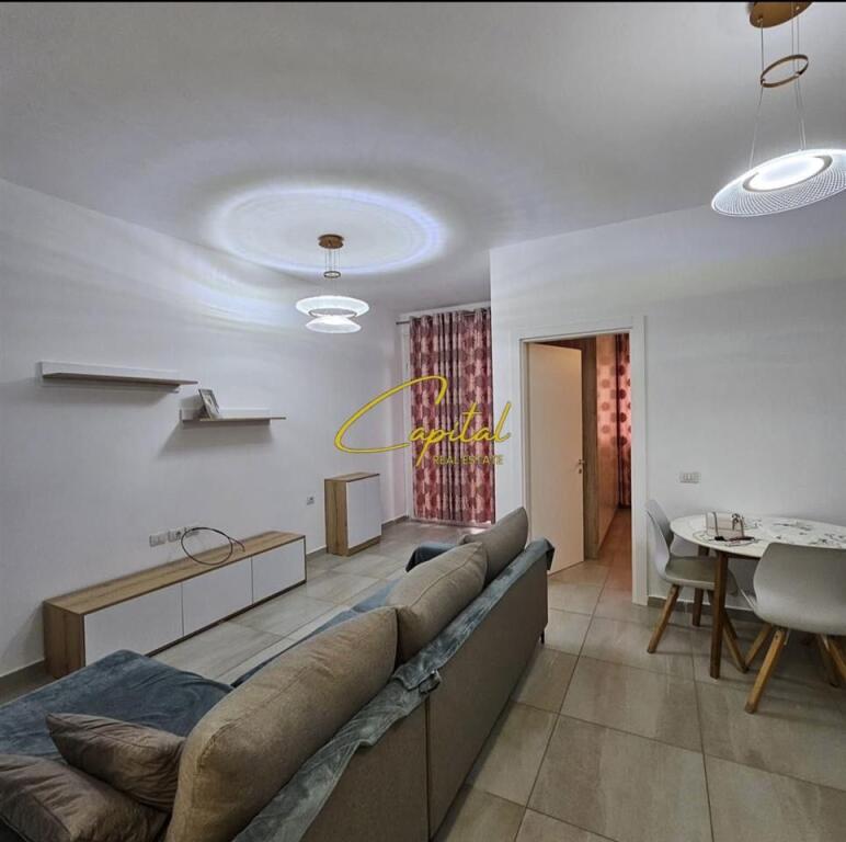APARTAMENT ME QERA 1+1 KOPSHTI BOTANIK 500 EURO