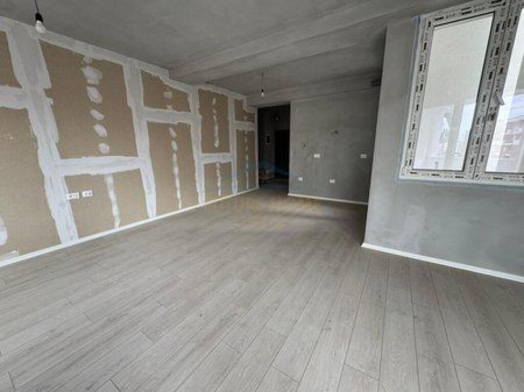 For sale, Apartment 2+1+2+ Parking Space, River Residence, Unaza e Re, Tirana.