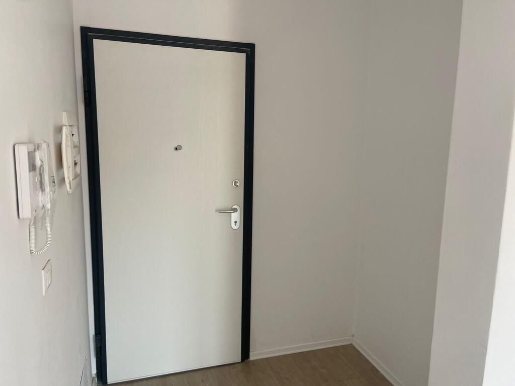 🏢 Jepet me Qira – Zyrë 2+1+2 në Garden Building, Tiranë 🌿