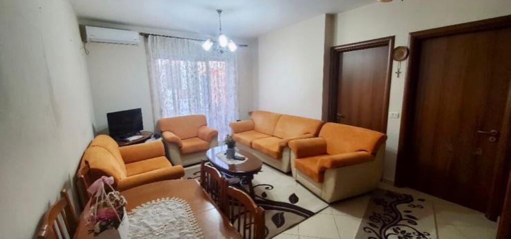 📣 AFFITTO Appartamento 2+1 con Garage 📍 Vicino alla Procura, Tirana 🛣️ Via "Mine Peza" ✨