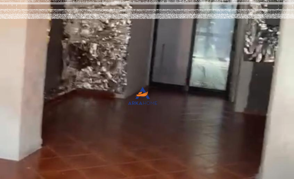 LOCALE COMMERCIALE IN AFFITTO 47M2 "VIA 4 DESHMORET, GINNASIO PARTIZANET" 40000 LEKE