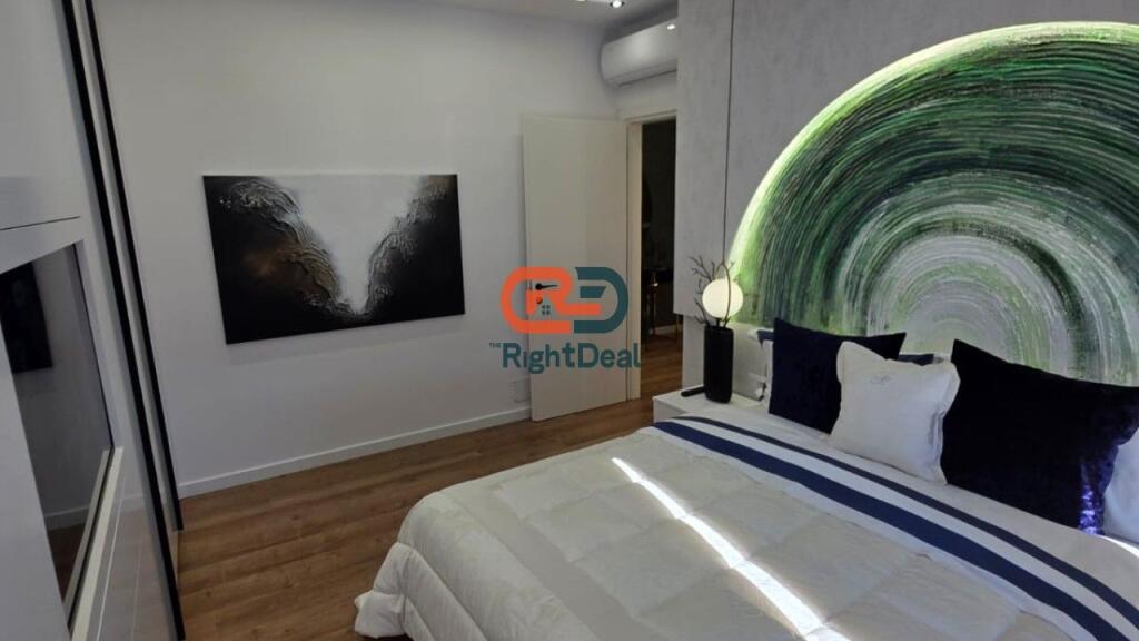 Tek 21 Dhjetori ,Shitet Super Apartament 2+1 Me Super Vendndodhje!!!