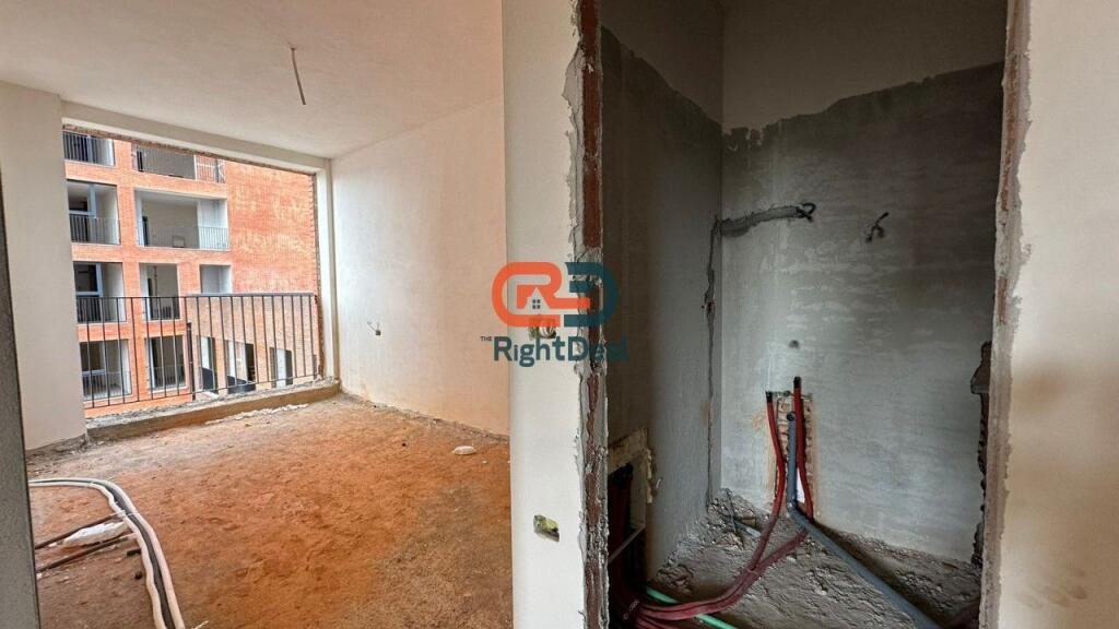 At Siri Kodra Street, Apartment 2+1+2 For Sale Very Close to the New Boulevard!