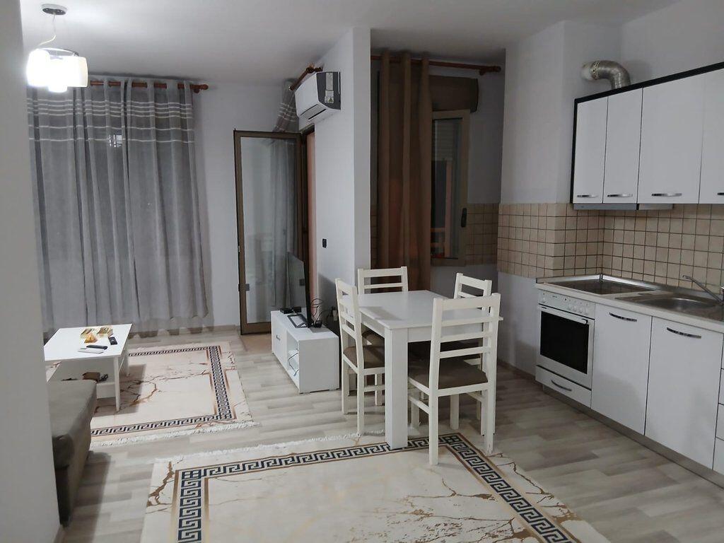 APARTAMENT 2+1 PER QIRA NE QENDER TE TIRANES!