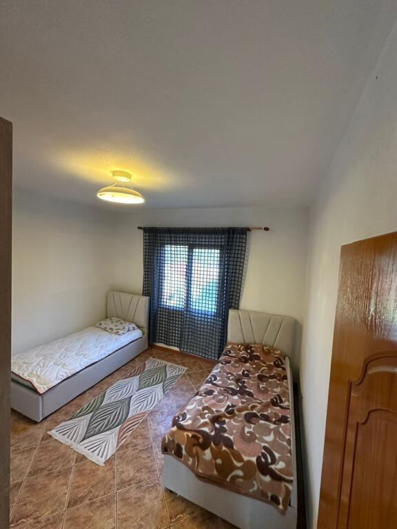 Shtepi private kati 2 /  2+1 ne Kombinat