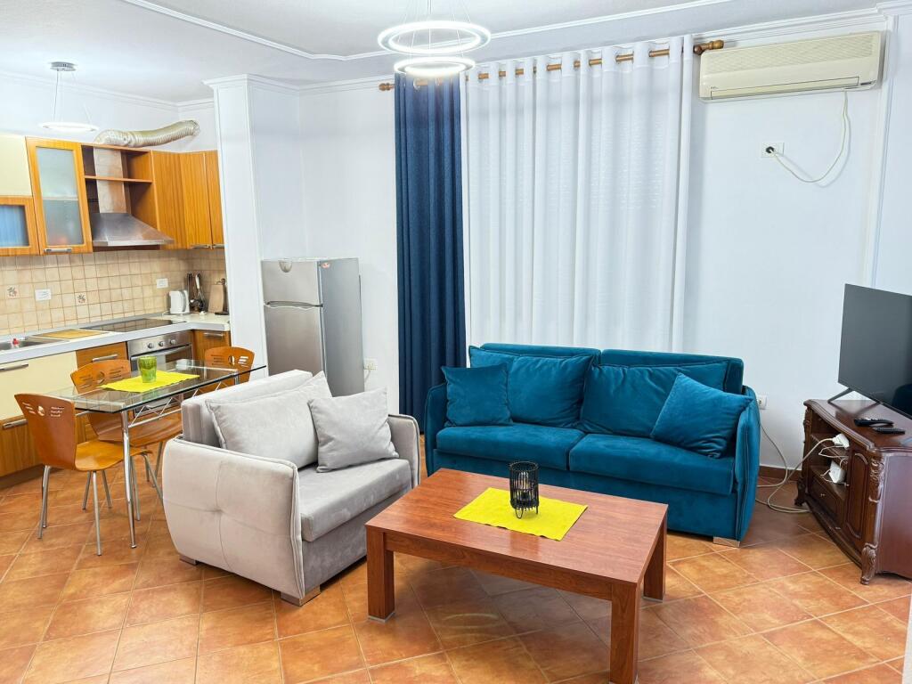 🏠 Appartamento 1+1 in affitto 📍 Zona: Myslym Shyri, Tirana💶 Prezzo: 550 € / mese