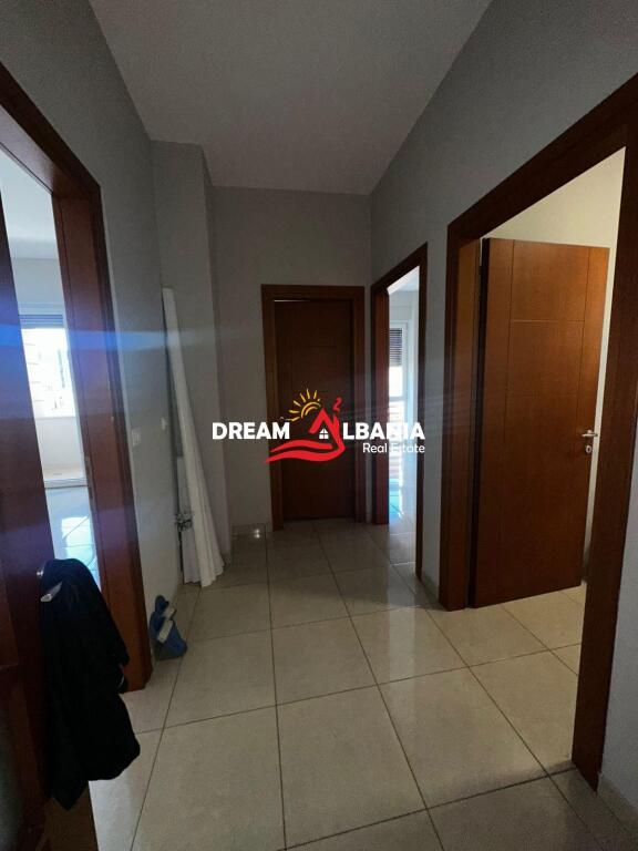 Ufficio in affitto (Ap 2+1) Via Kavajes, vicino a Via Bogdaneve, Tirana (ID 42611384)