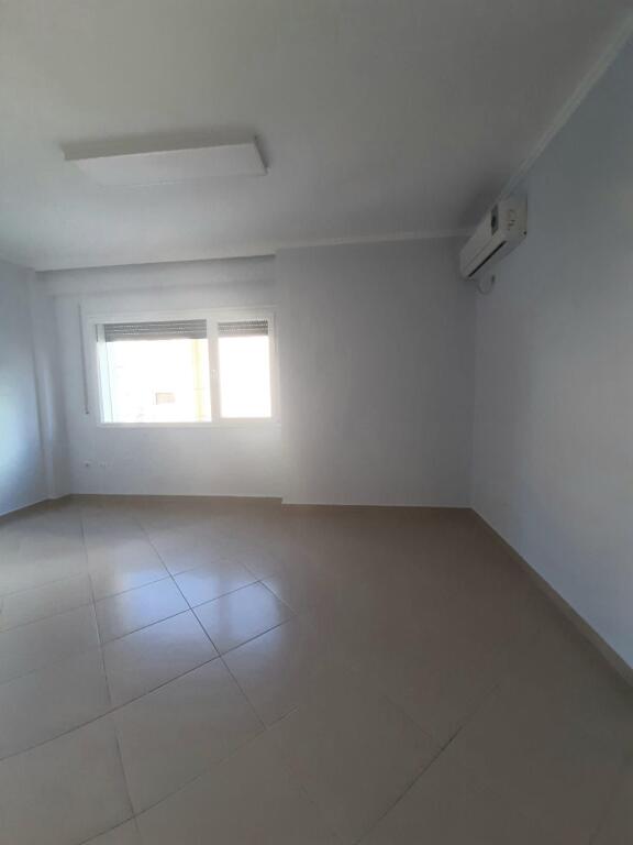 OFFICE FOR RENT 98M2 CENTER 80,000 LEKE