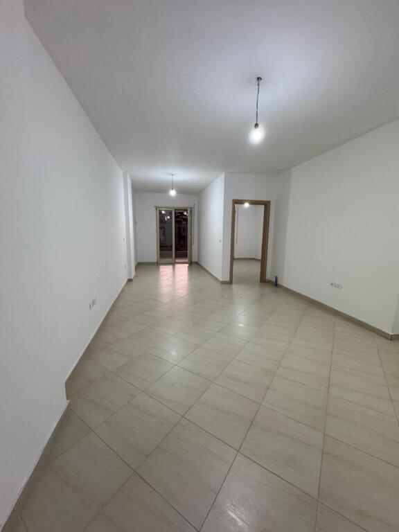 Shitet apartament