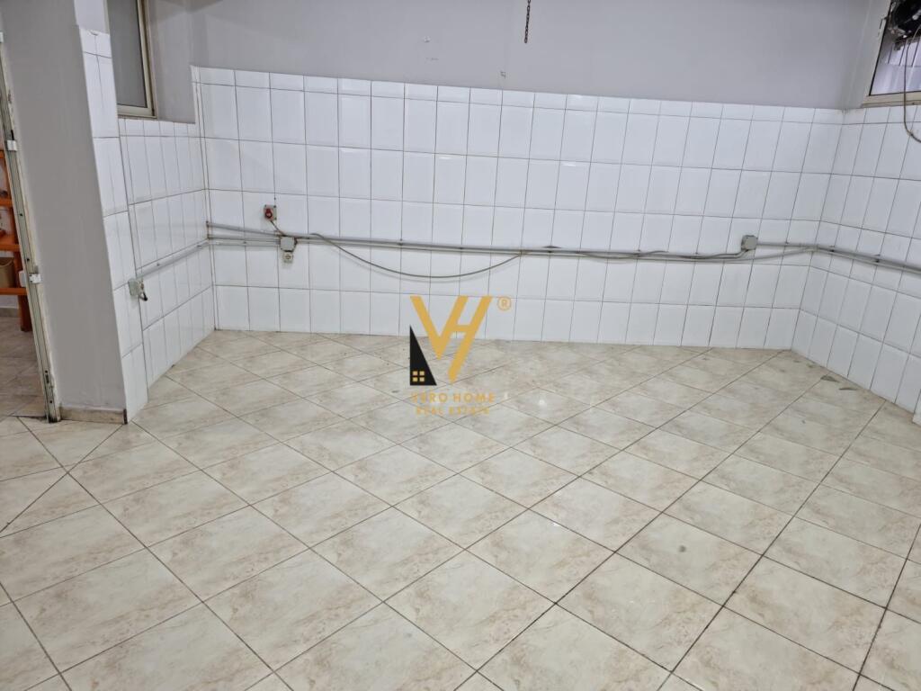 SHITET MAGAZINE 300 M2 NE SELITE 360.000 EURO