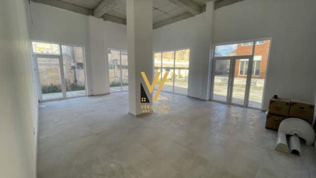 JEPET DYQAN 70 M2 ME QERA TE RRUGA E DIBRES 500 EURO