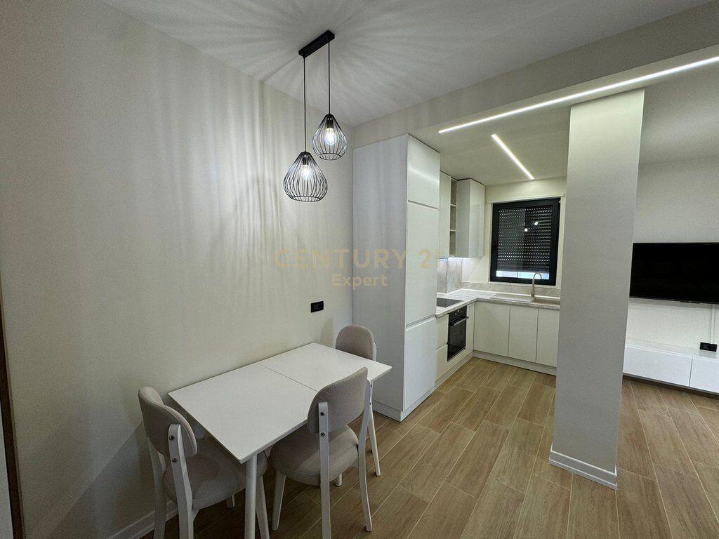 WE SELL 1+1 APARTMENT IN NEW CONSTRUCTION ON DURRES STREET! 180,000 €